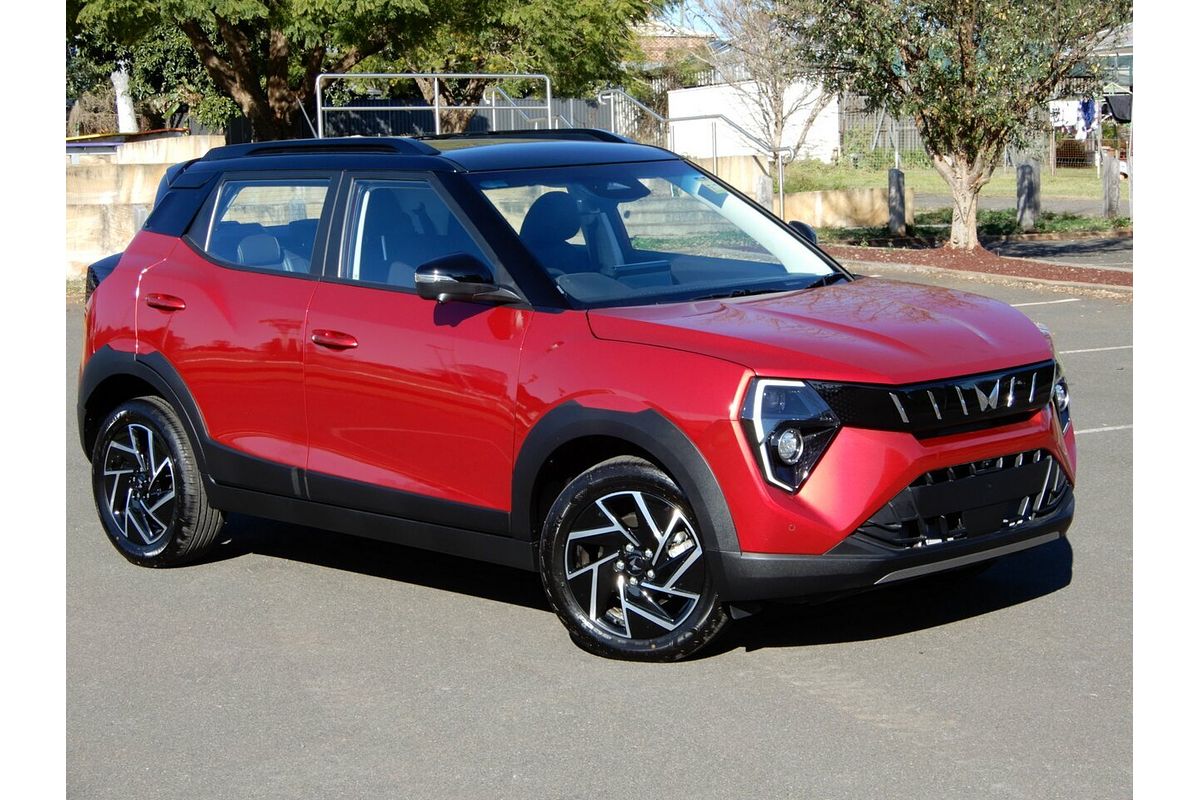 2025 Mahindra XUV 3XO AX7L