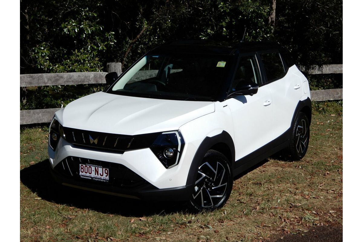 2025 Mahindra XUV 3XO AX7L