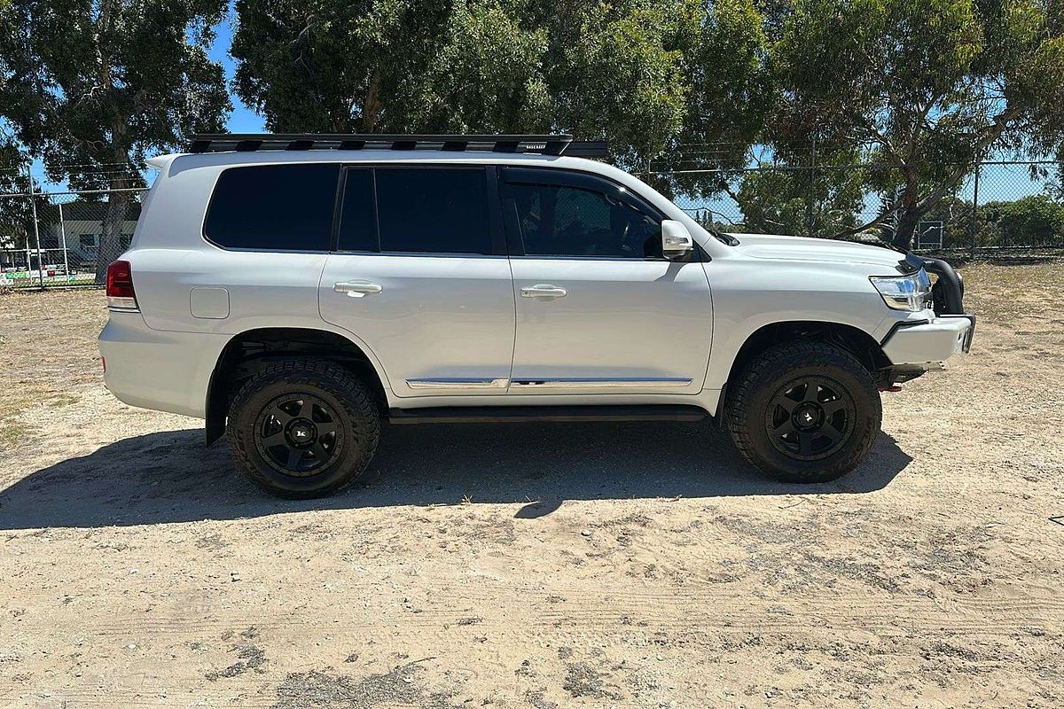 2019 Toyota Landcruiser Sahara VDJ200R