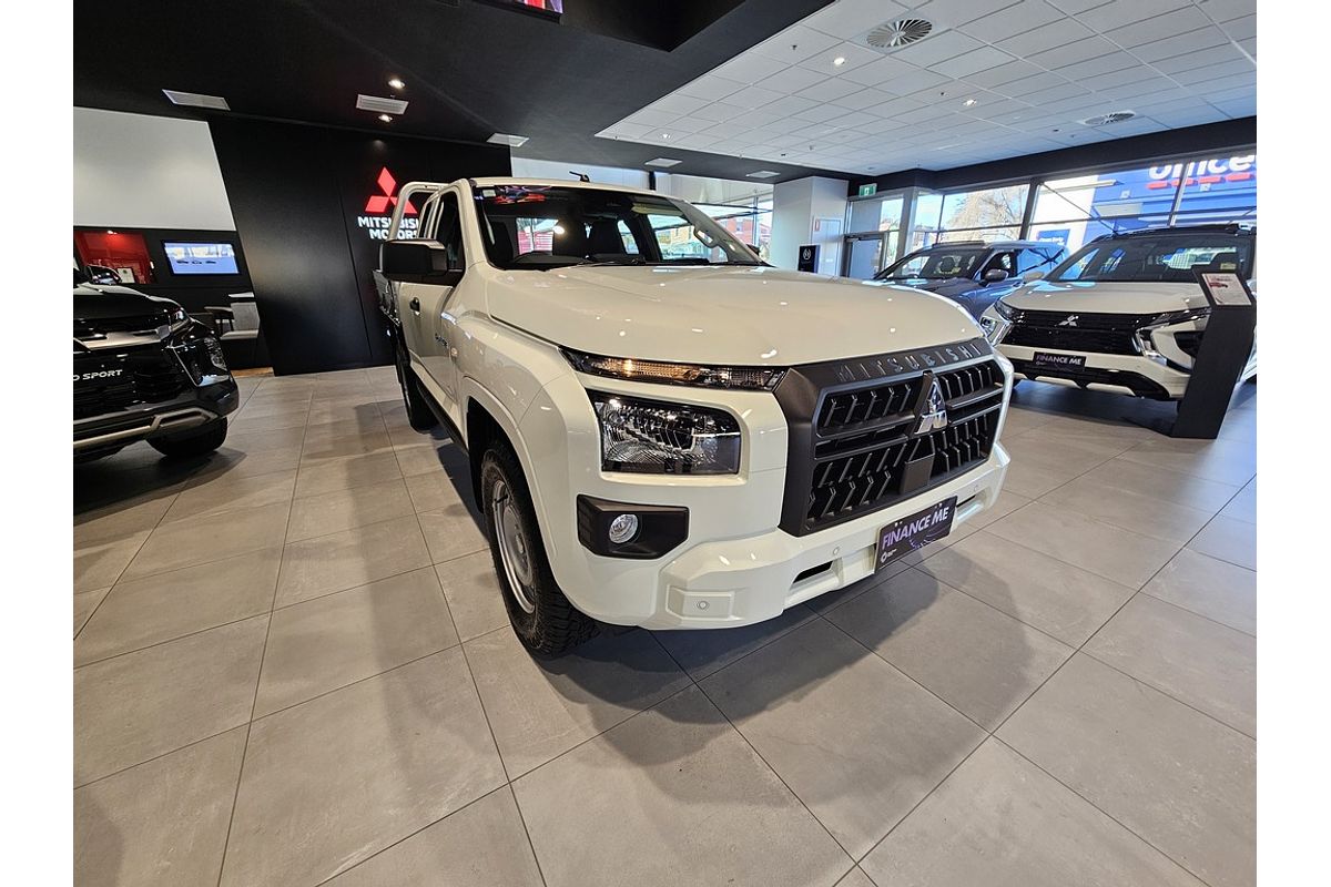 2025 Mitsubishi MV Triton GLX 2.4L D 6MT 4X4 SC CC 2025 Mitsubishi MV Triton GLX 2.4L D 6MT 4X4 SC CC