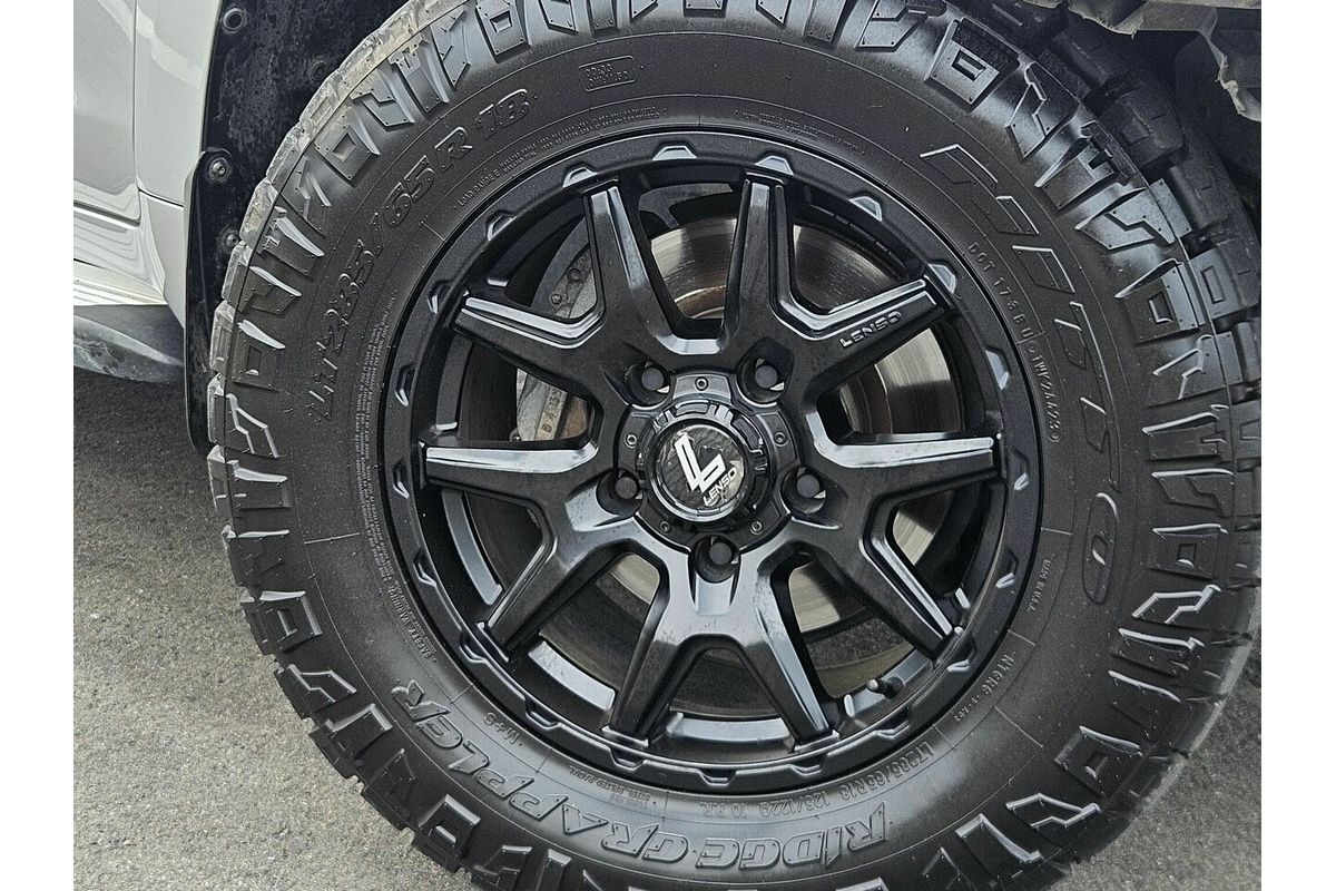 2013 Toyota Landcruiser GXL VDJ200R