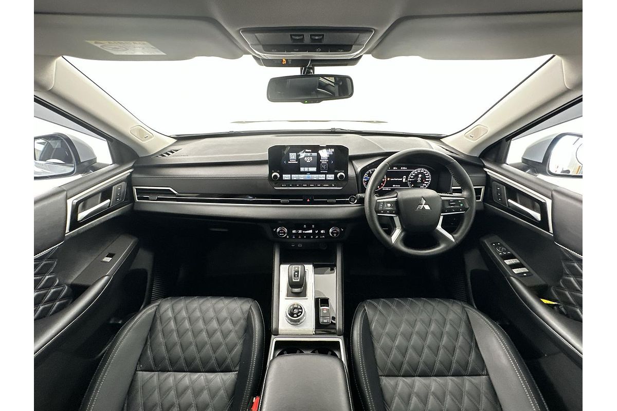 2024 Mitsubishi Outlander Exceed ZM