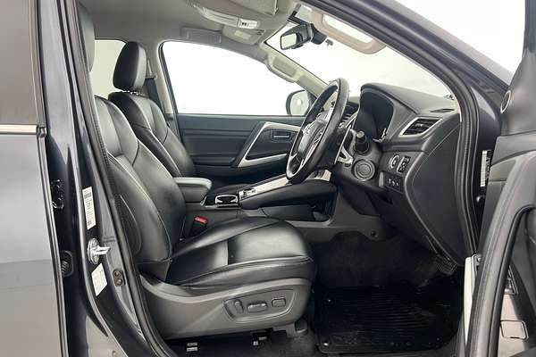 2022 Mitsubishi Pajero Sport Exceed QF thumb-8