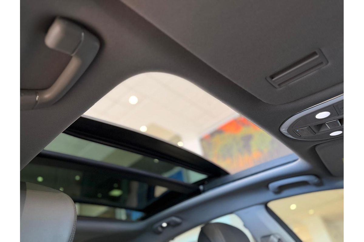 2016 Hyundai Genesis Ultimate Pack DH