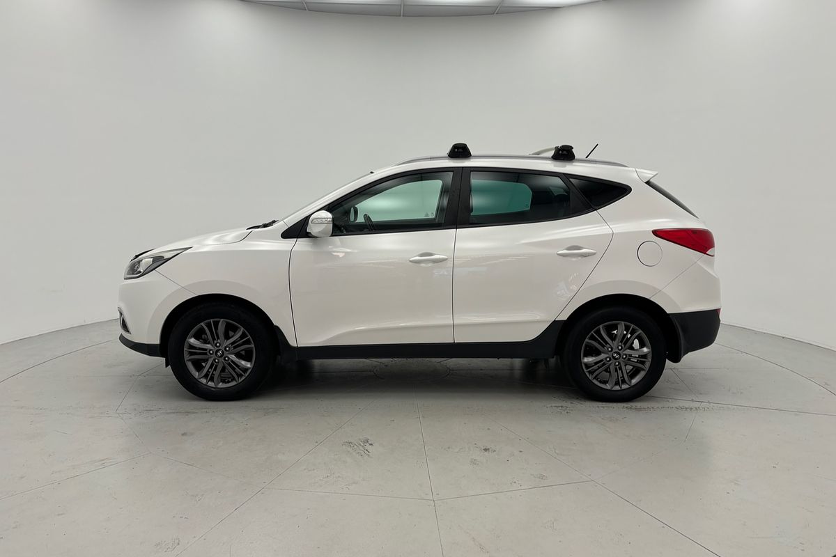 2014 HYUNDAI iX35 SE (FWD) 6 SP AUTOMATIC 4D WAGON 4CYL 2014 HYUNDAI iX35 SE (FWD) 6 SP AUTOMATIC 4D WAGON 4CYL