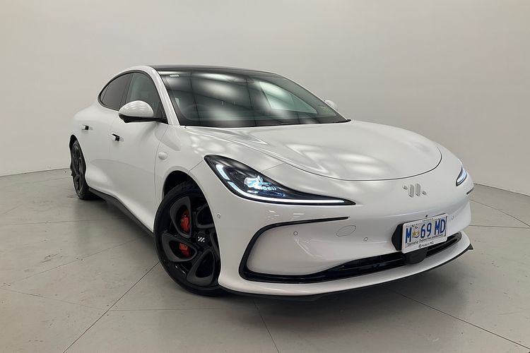 2025 MG IM5 Platinum P12L