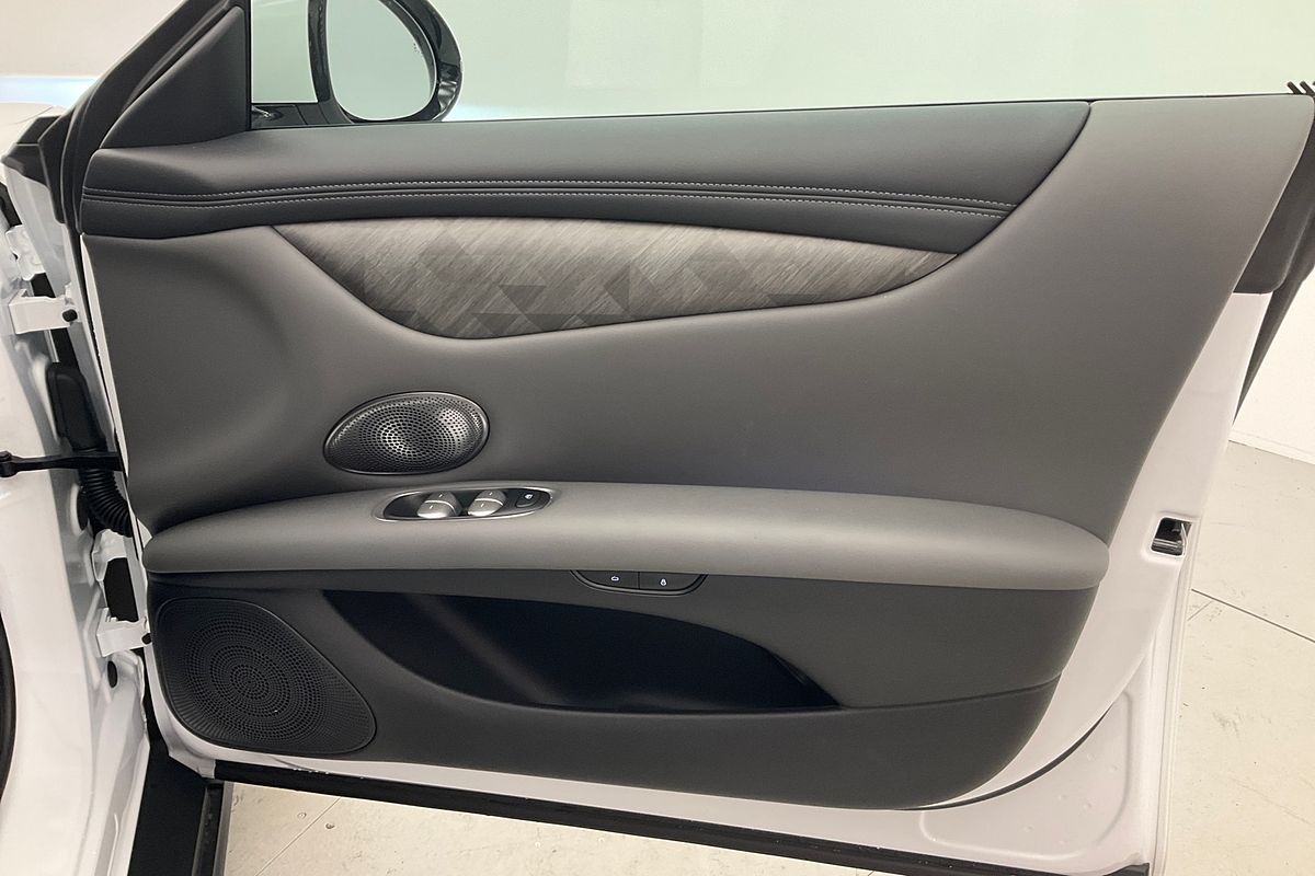 2025 MG 5 300KW 100KWh COM 2WD 2025 MG 5 300KW 100KWh COM 2WD