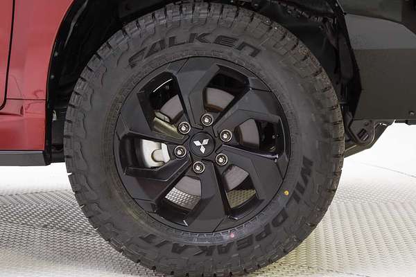 2025 Mitsubishi Pajero Sport GSR QG thumb-3