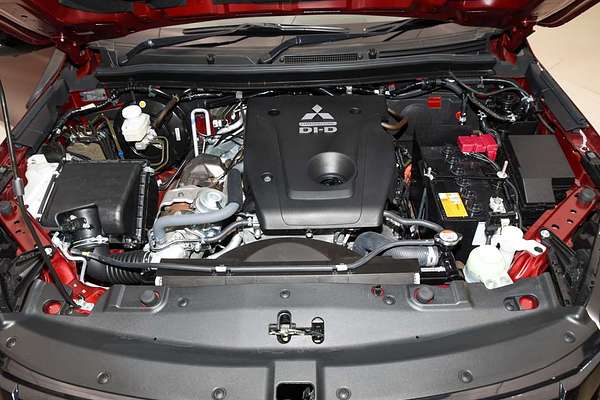 2025 Mitsubishi Pajero Sport GSR QG thumb-7