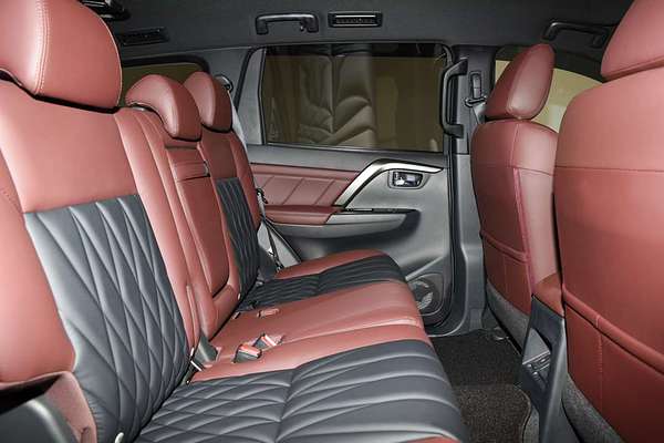 2025 Mitsubishi Pajero Sport GSR QG thumb-9