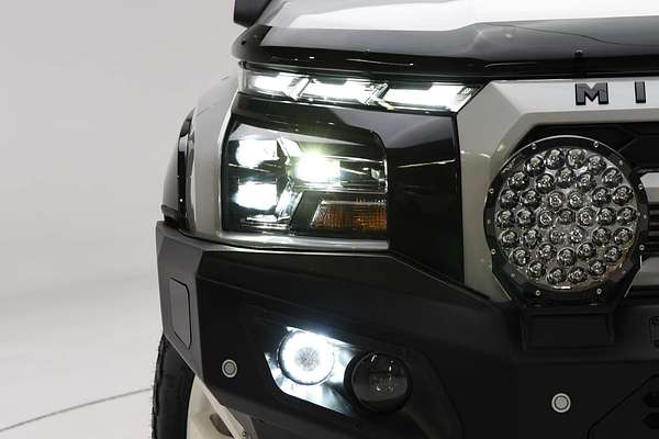 2025 Mitsubishi Triton GSR MV 4X4 thumb-1