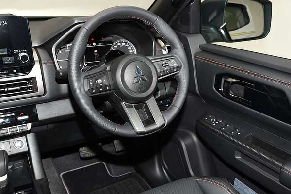 2025 Mitsubishi Triton GSR MV 4X4 thumb-13
