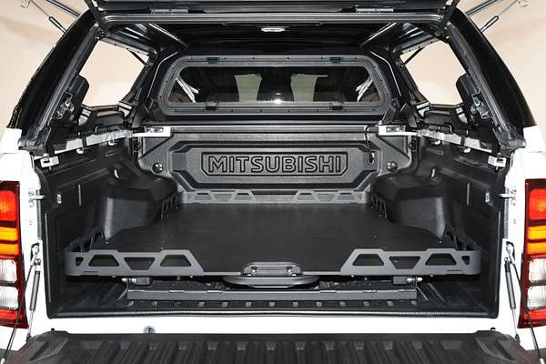 2025 Mitsubishi Triton GSR MV 4X4 thumb-23