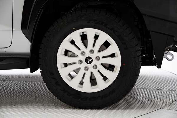 2025 Mitsubishi Triton GSR MV 4X4 thumb-3