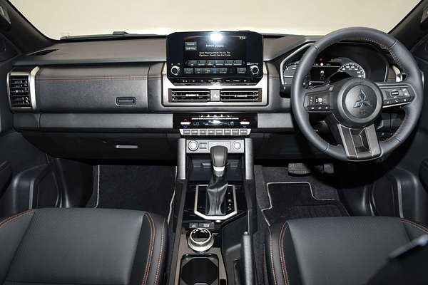 2025 Mitsubishi Triton GSR MV 4X4 thumb-12