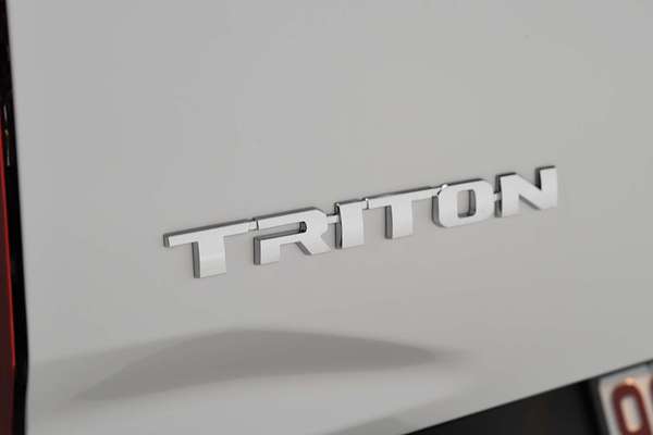 2025 Mitsubishi Triton GSR MV 4X4 thumb-31