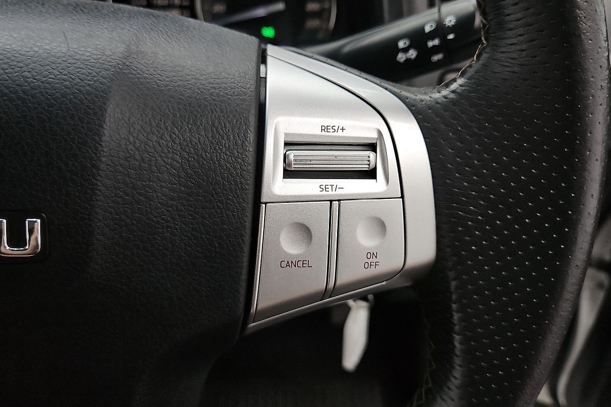 2020 Isuzu MU-X LS-M