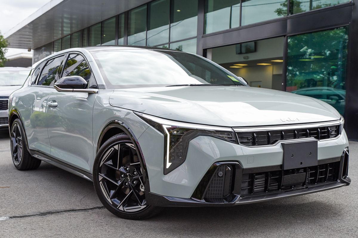2025 Kia K4 GT-Line CL4m