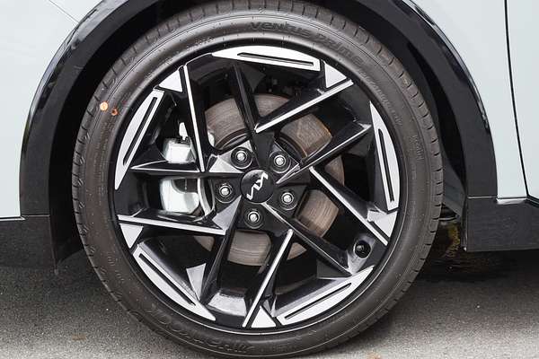 2025 Kia K4 GT-Line CL4m thumb-3