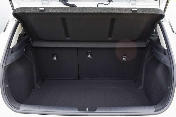 2025 Kia K4 S CL4m thumb-18