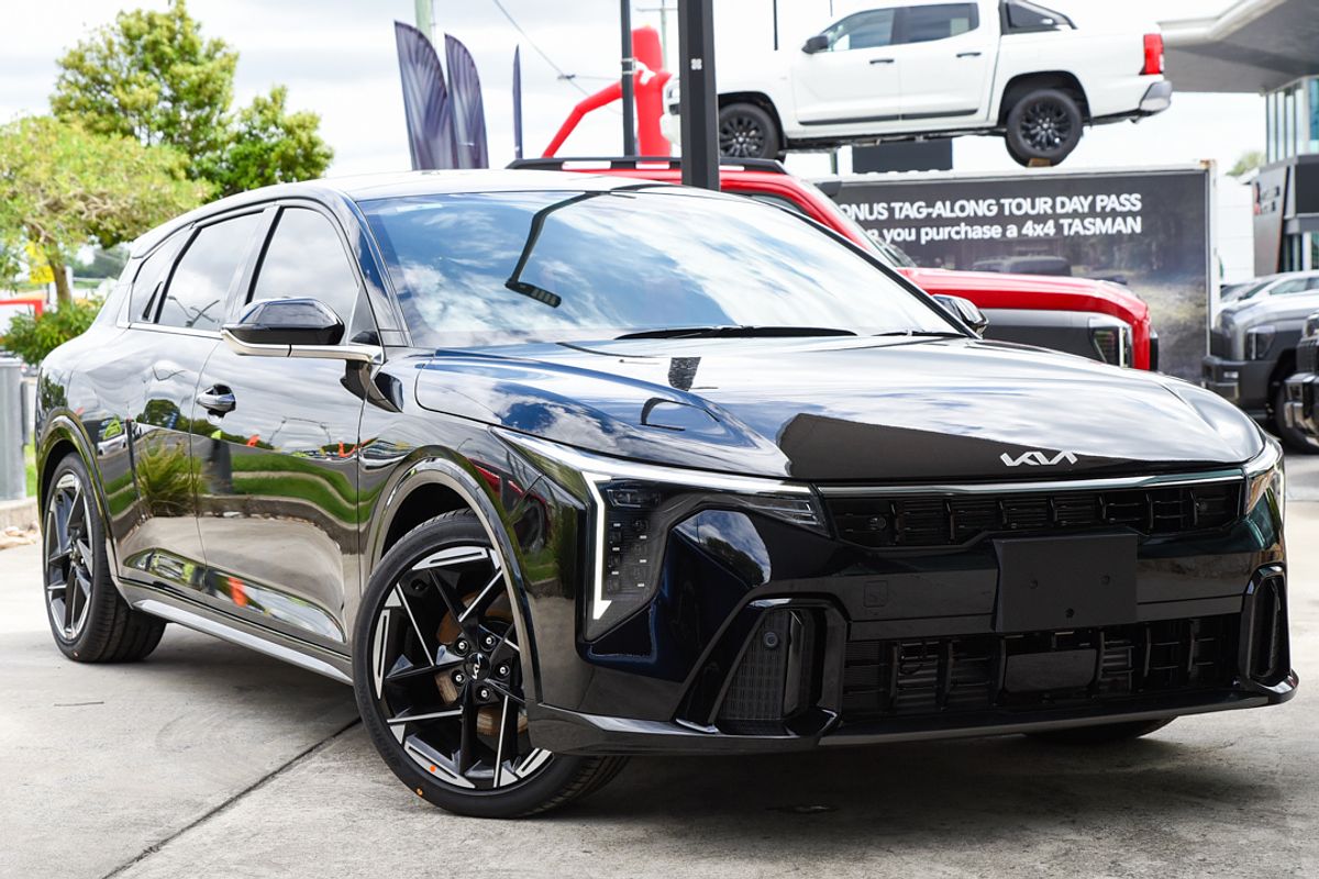 2025 Kia K4 GT-Line CL4m