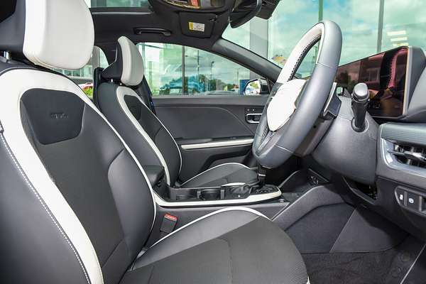 2025 Kia K4 GT-Line CL4m thumb-9