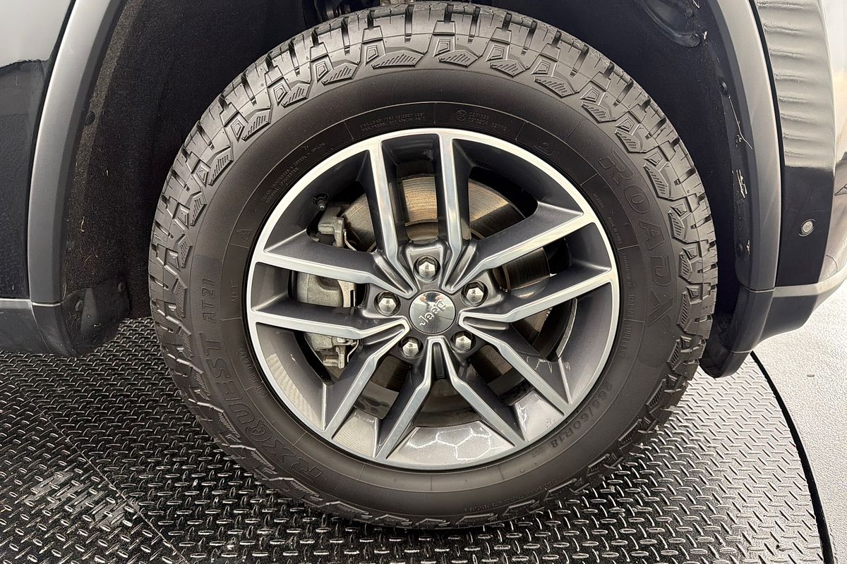 2019 Jeep Grand Cherokee Laredo WK