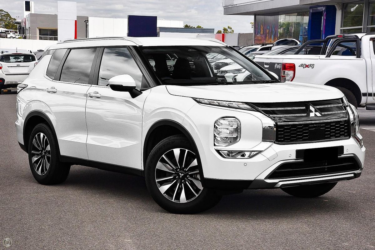 2025 Mitsubishi Outlander LS ZM