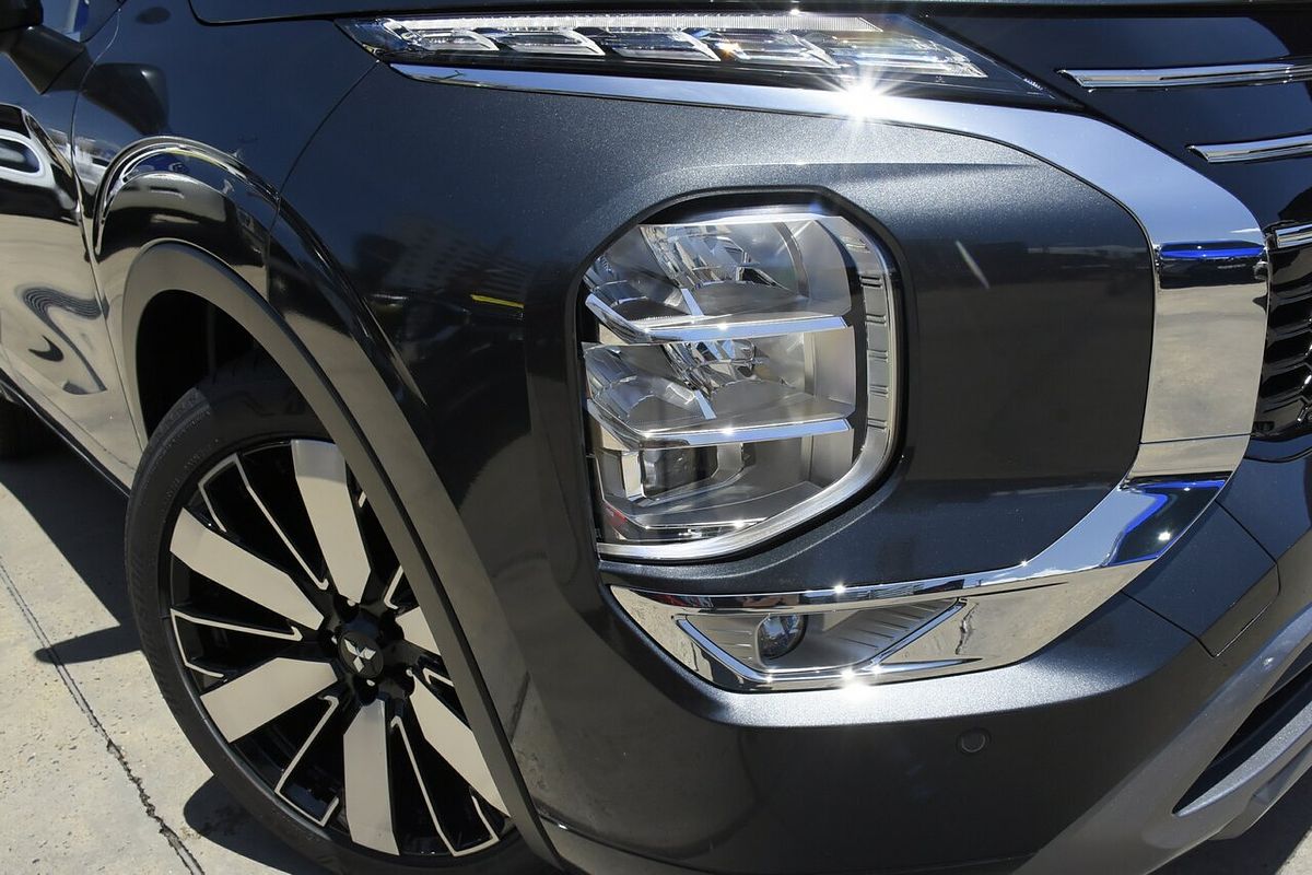 2025 Mitsubishi Outlander Exceed Tourer ZM