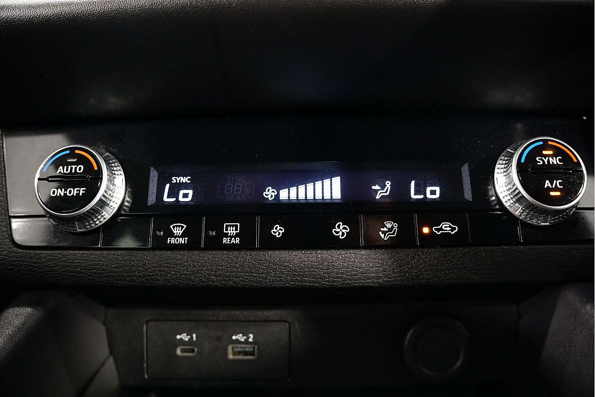 2023 Mitsubishi Outlander ES ZM