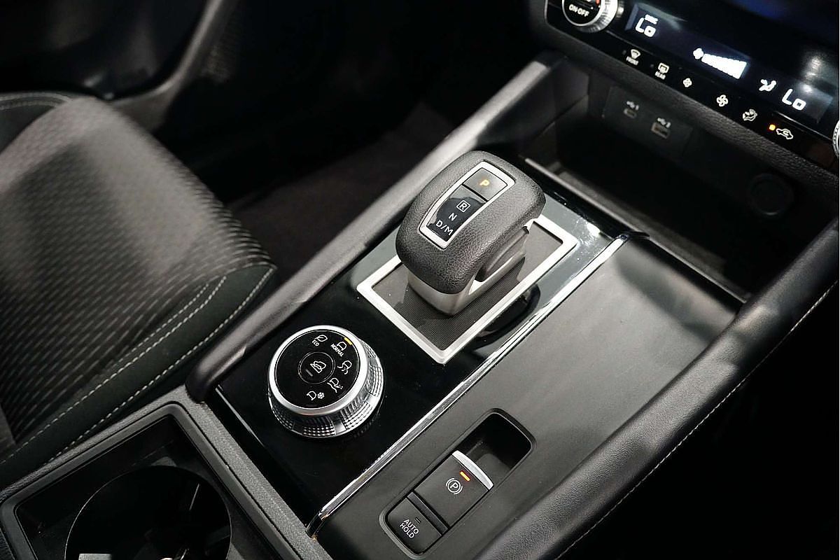 2023 Mitsubishi Outlander ES ZM