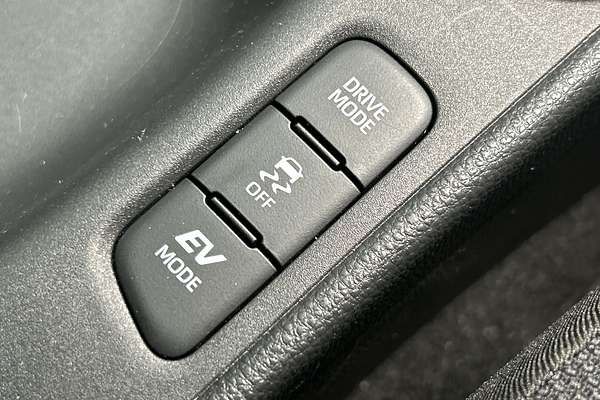 2024 Toyota Yaris SX MXPA10R thumb-14