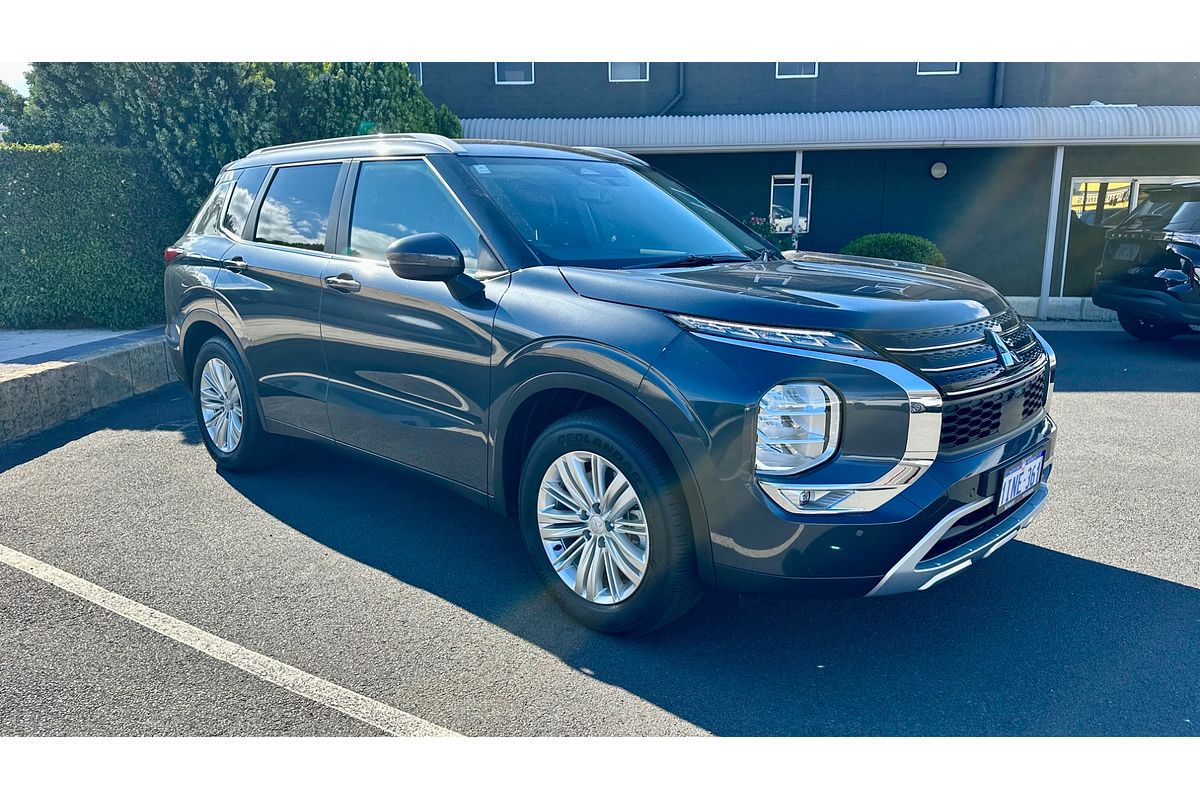 2025 Mitsubishi Outlander LS ZM