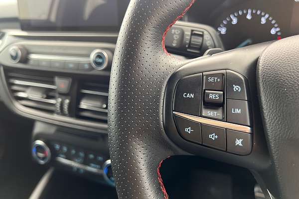 2019 Ford Focus ST-Line SA thumb-11