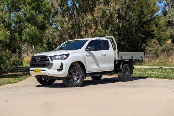 2023 Toyota Hilux SR GUN126R