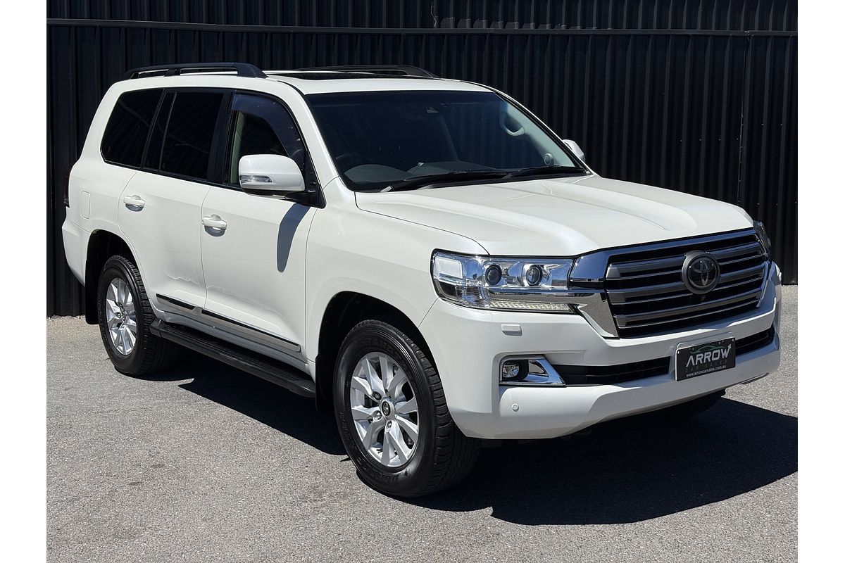 2017 Toyota Landcruiser Sahara URJ202R