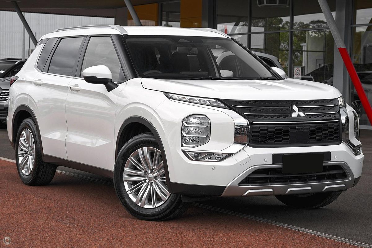 2025 Mitsubishi Outlander LS ZM