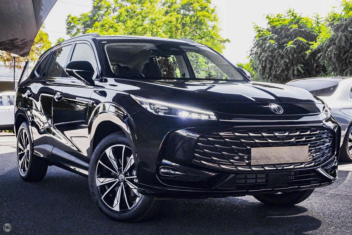 2025 MG HS Excite AS33