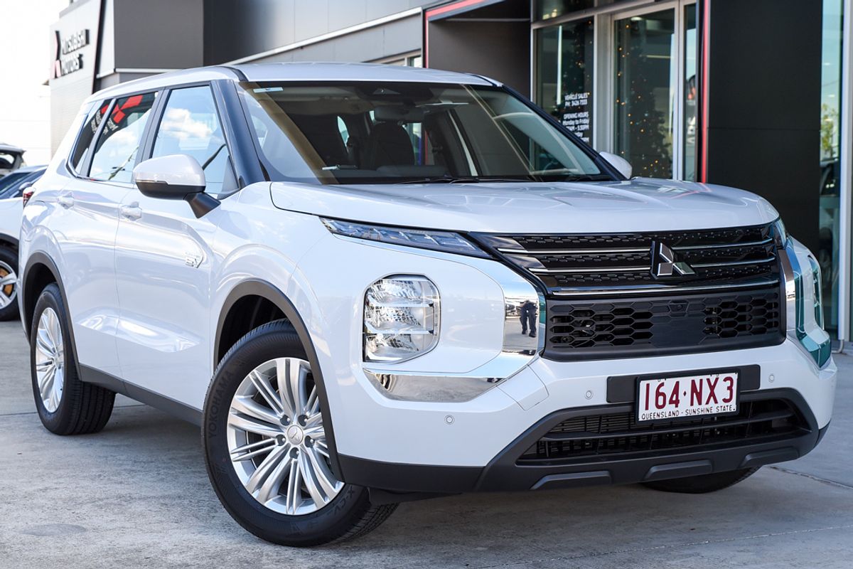 2025 Mitsubishi Outlander PHEV ES ZM