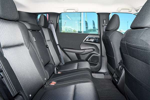 2025 Mitsubishi Outlander PHEV ES ZM thumb-8