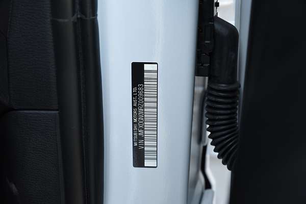 2025 Mitsubishi Outlander PHEV ES ZM thumb-20