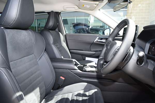 2025 Mitsubishi Outlander Aspire ZM thumb-9