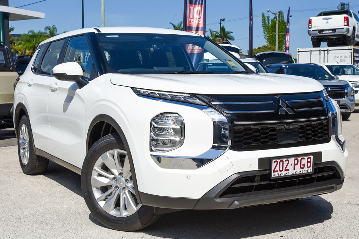 2025 Mitsubishi Outlander ES ZM