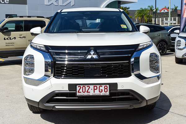 2025 Mitsubishi Outlander ES ZM thumb-2