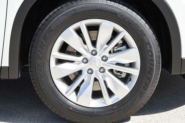 2025 Mitsubishi Outlander ES ZM thumb-3