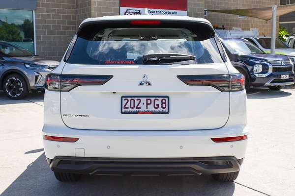 2025 Mitsubishi Outlander ES ZM thumb-6