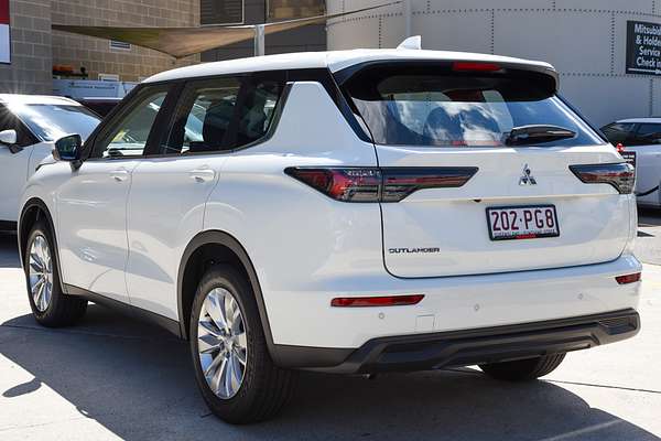 2025 Mitsubishi Outlander ES ZM thumb-5
