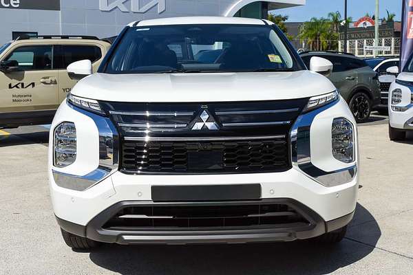 2025 Mitsubishi Outlander ES ZM thumb-2