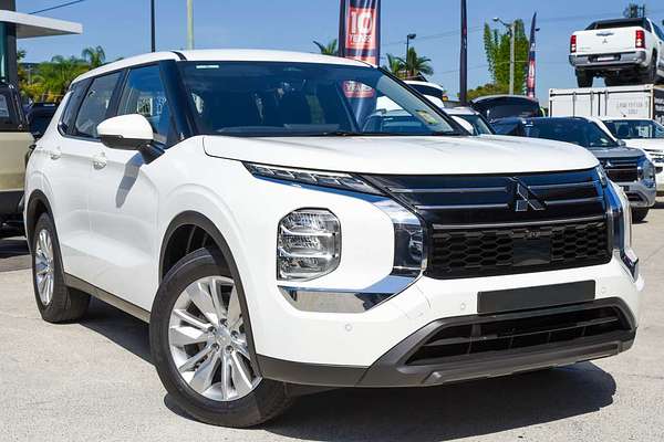 2025 Mitsubishi Outlander ES ZM thumb-0