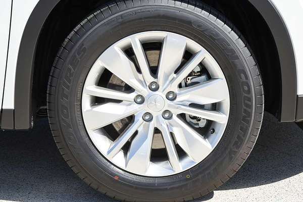 2025 Mitsubishi Outlander ES ZM thumb-3